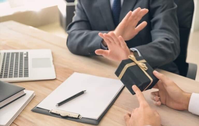 Gracefully Navigating the Art of Declining Gifts: Tips, Boundaries, and Etiquette Gracefully Navigating the Art of Declining Gifts: Tips, Boundaries, and Etiquette