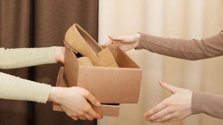 Giving Things Secondhand Gifting: Advantages, and Etiquette of Preloved Presents