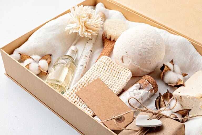 Prepare a self-care pack, a seasonal gift box with plastic-free cosmetic products