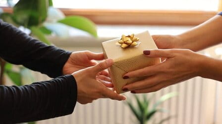Gifts of Friendship: Nurturing Bonds Through Meaningful Presents